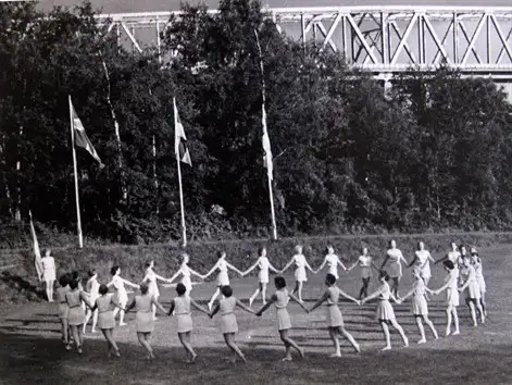Gymnastik ved Lilleb&aelig;ltsbroen 1956